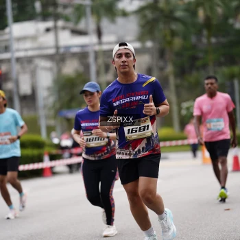 Runner Photo 3709674