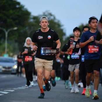 Runner Photo 3709696