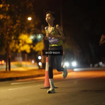 Runner Photo 3709715