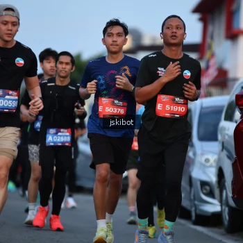 Runner Photo 3709716