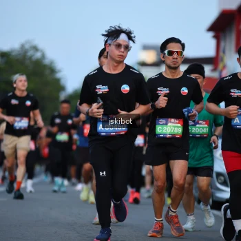 Runner Photo 3709717