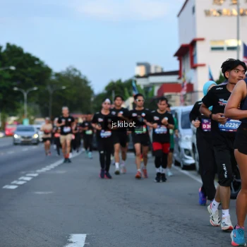 Runner Photo 3709725
