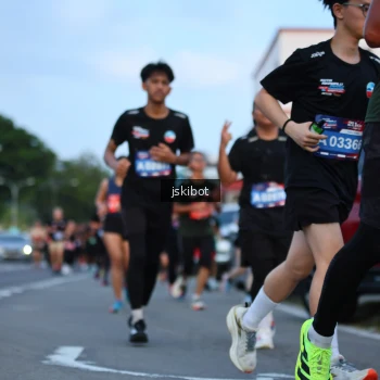 Runner Photo 3709740