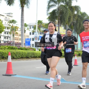Runner Photo 3709781