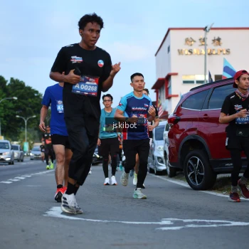 Runner Photo 3709790