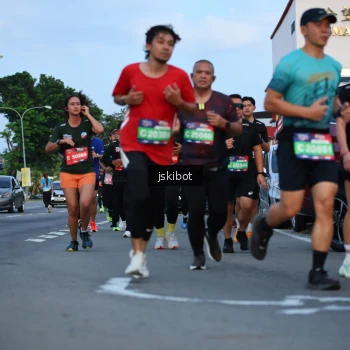 Runner Photo 3709824