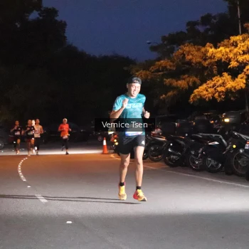 Runner Photo 3709845