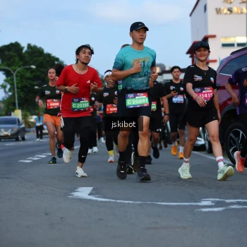 Runner Photo 3709877