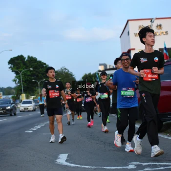 Runner Photo 3709894