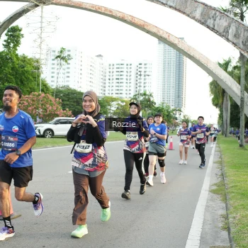 Runner Photo 3709918