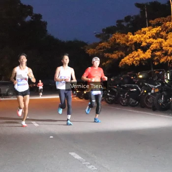 Runner Photo 3710065