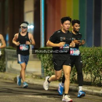 Runner Photo 3710471