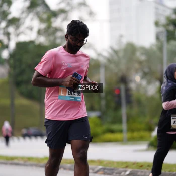 Runner Photo 3710603