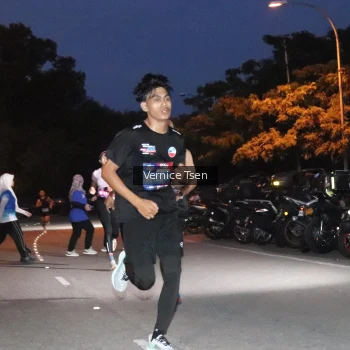 Runner Photo 3710901
