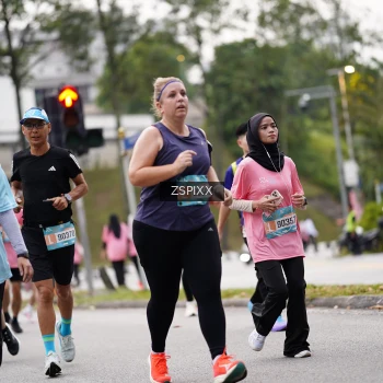 Runner Photo 3711004