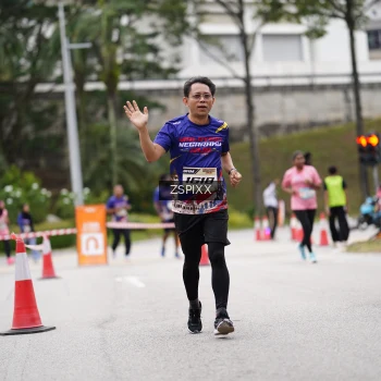 Runner Photo 3711111