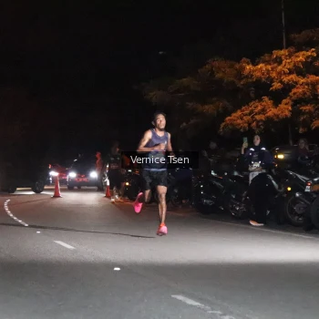 Runner Photo 3711141