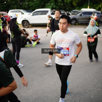 Runner Photo 3711216