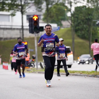 Runner Photo 3711249