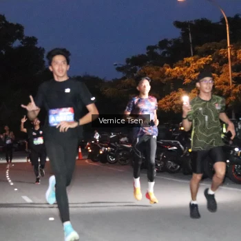 Runner Photo 3711310