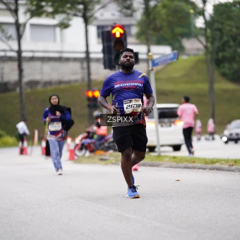 Runner Photo 3711324