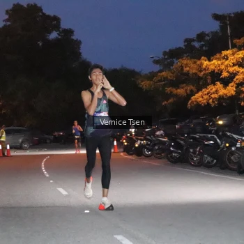 Runner Photo 3711584