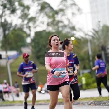 Runner Photo 3711876