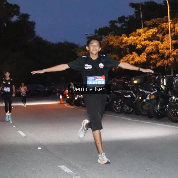 Runner Photo 3712566