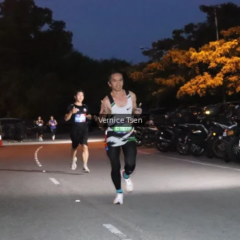 Runner Photo 3712751