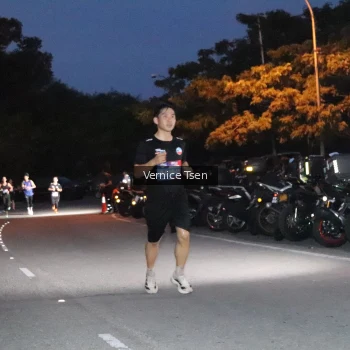 Runner Photo 3712886