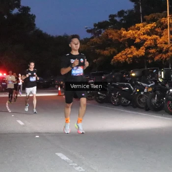 Runner Photo 3713196