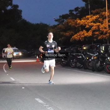 Runner Photo 3713396