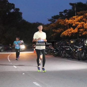 Runner Photo 3713578
