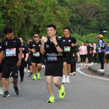 Runner Photo 3713674