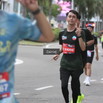 Runner Photo 3713978