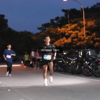 Runner Photo 3714366