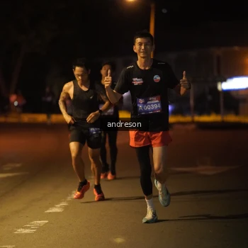Runner Photo 3714374