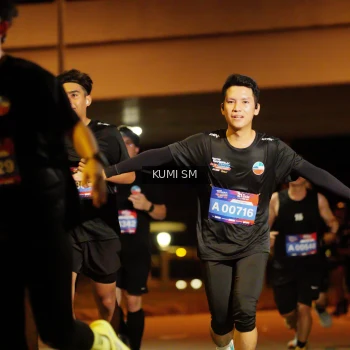 Runner Photo 3714375