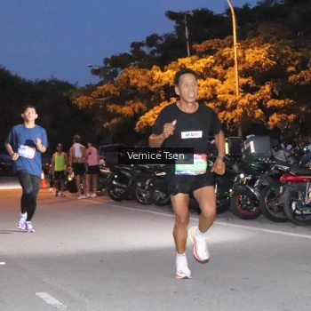 Runner Photo 3714473