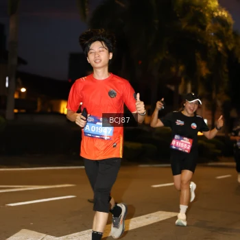 Runner Photo 3714575