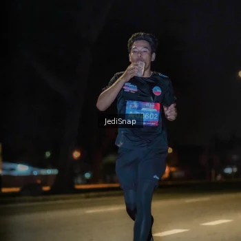 Runner Photo 3714753