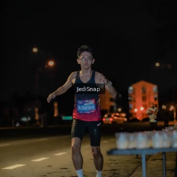 Runner Photo 3714975