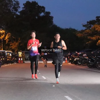 Runner Photo 3715052
