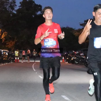 Runner Photo 3715171