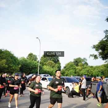 Runner Photo 3715256