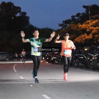 Runner Photo 3715379