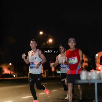 Runner Photo 3715578