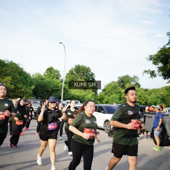 Runner Photo 3715632