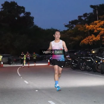 Runner Photo 3715642