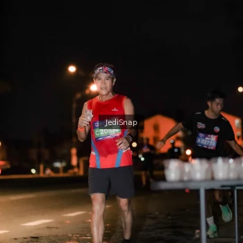 Runner Photo 3715666